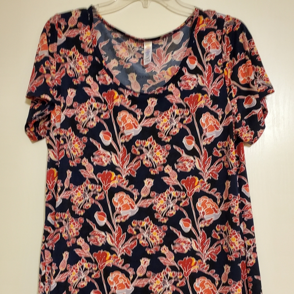 Lularoe top